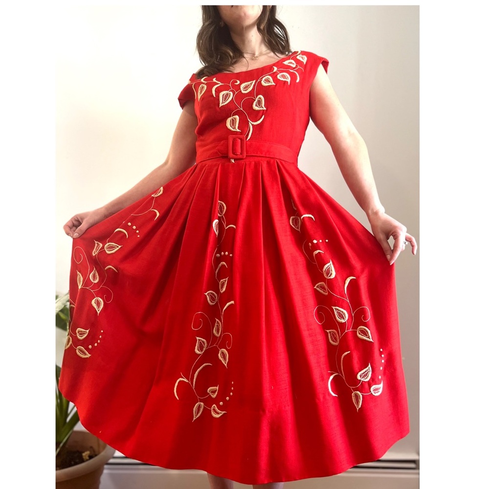 Medium-Large 1950s Red Linen Embroidered Dress by Jacqueline Hatiti